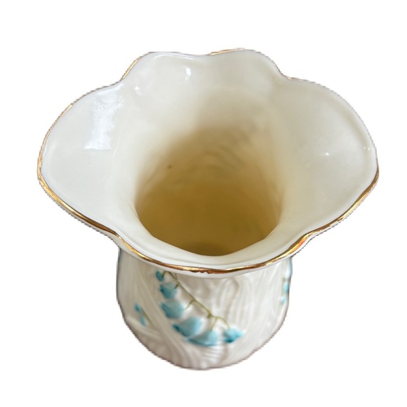 Vintage BELLEEK Bone China Ireland "Blue Bell" Flower Vase Harebell Embossed Bud - Picture 3 of 7